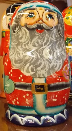 Nesting Deluxe Santa Dolls